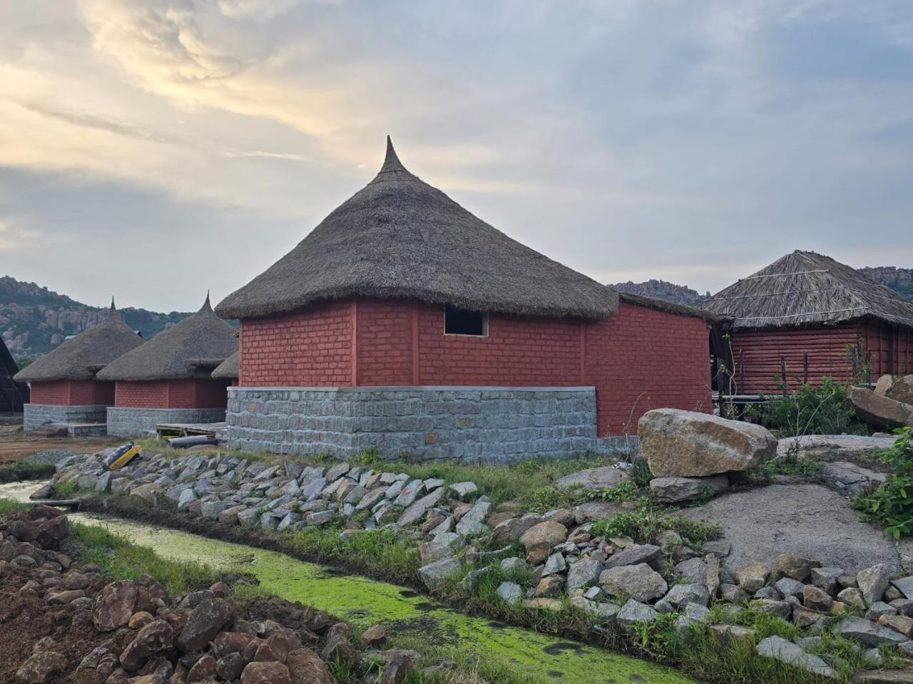 Golden Chariot Resort Hampi Eksteriør bilde